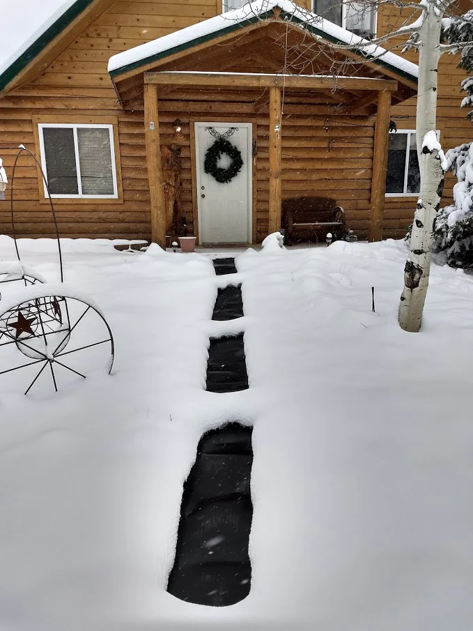 HeatTrak Walkway Kit: Three 20"x60" Walkway Mats & Power Unit - Image 4